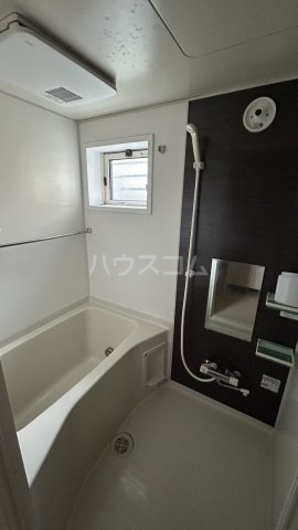 13/27 浴室