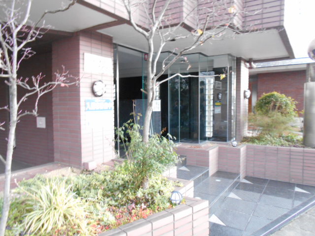 28/30 エントランス