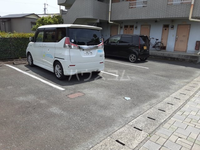 16/20 駐車場