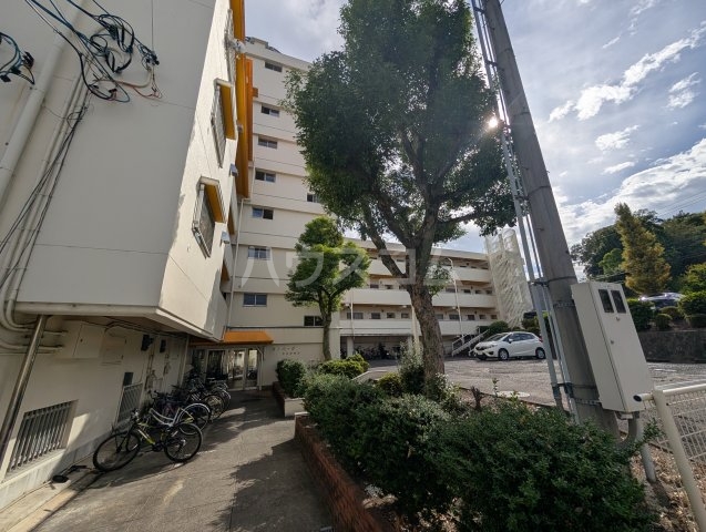 2/4 エントランス