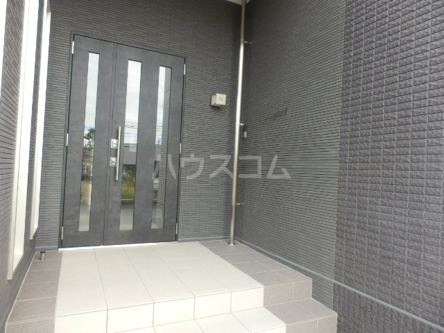 28/30 エントランス