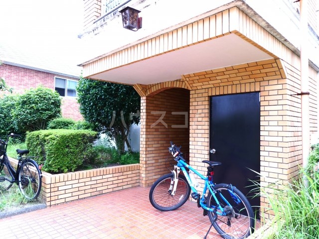 22/30 エントランス