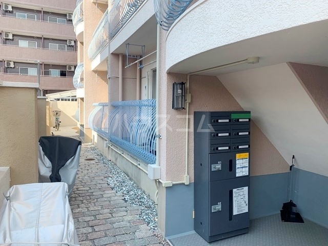 22/30 エントランス