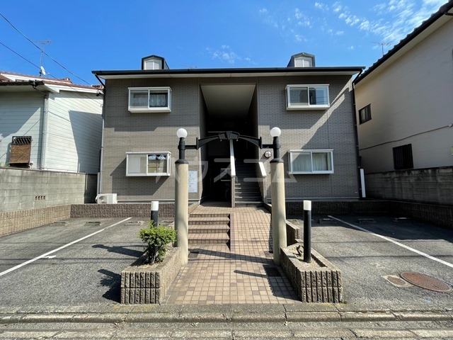 22/30 エントランス