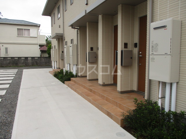 28/30 エントランス