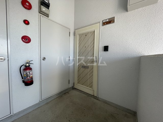 28/30 エントランス