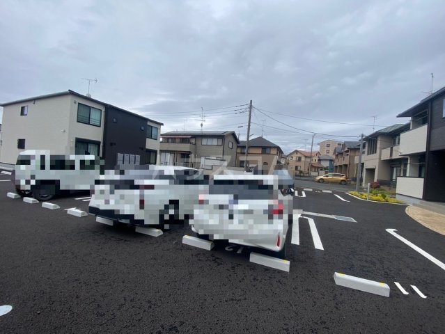 2/3 駐車場