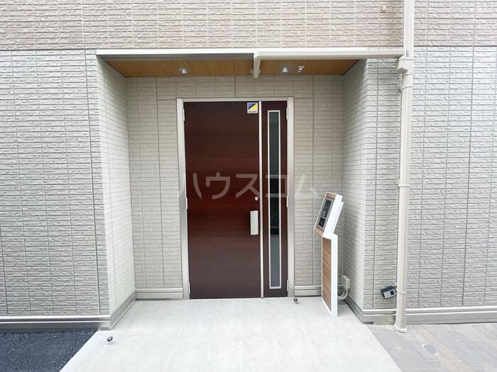 20/30 エントランス