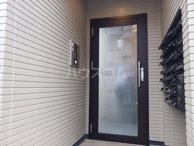 15/22 エントランス