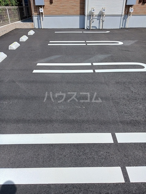 13/20 駐車場