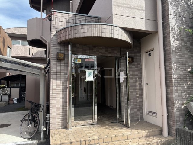 17/19 エントランス