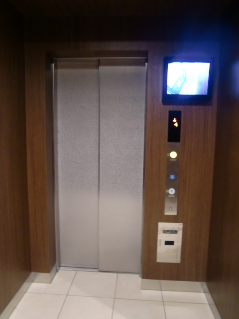 21/30 エントランス