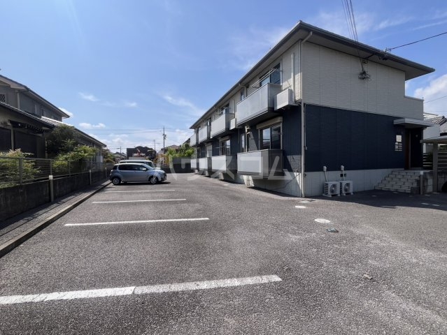 27/30 駐車場