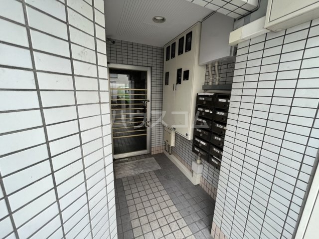 22/30 エントランス