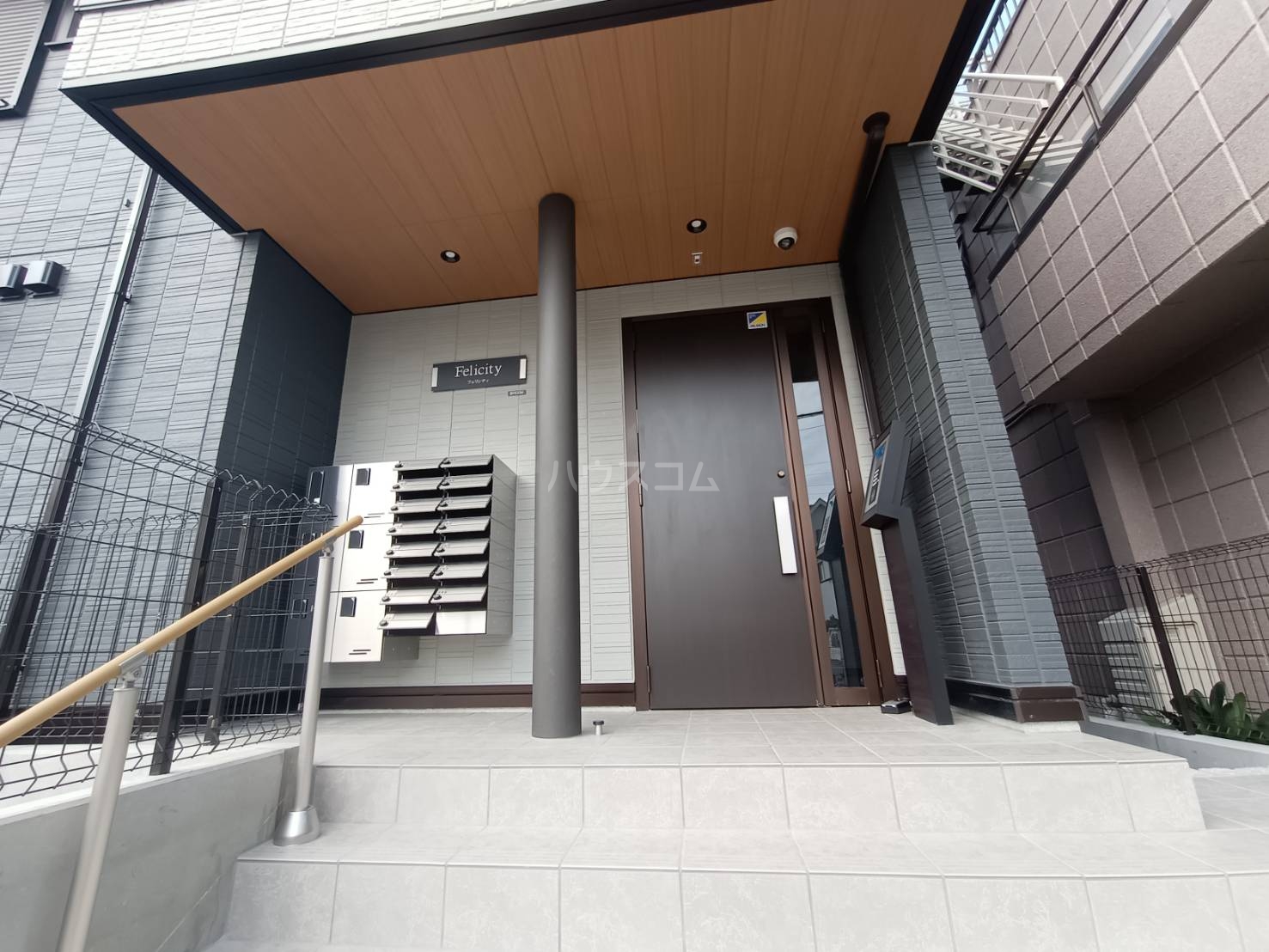 4/5 エントランス