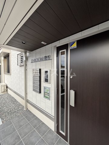 18/22 エントランス