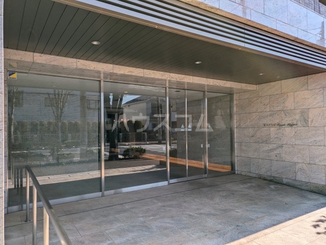 25/28 エントランス