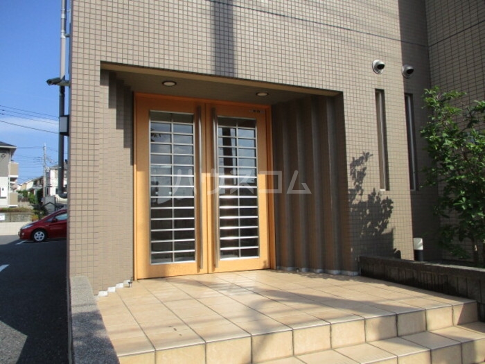 17/19 エントランス