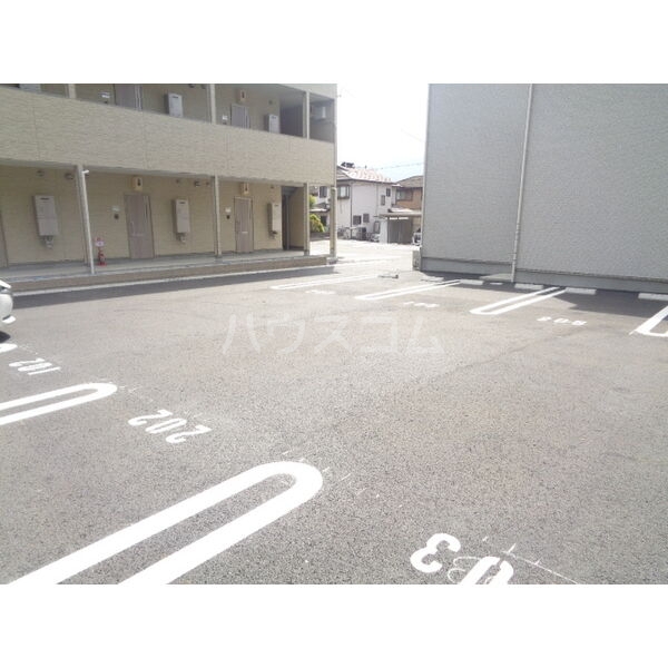 16/16 駐車場