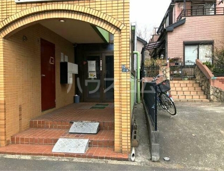 2/2 エントランス