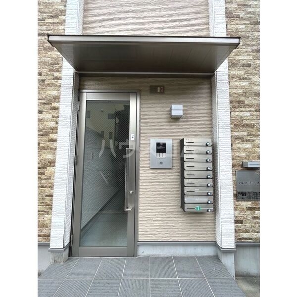 15/22 エントランス