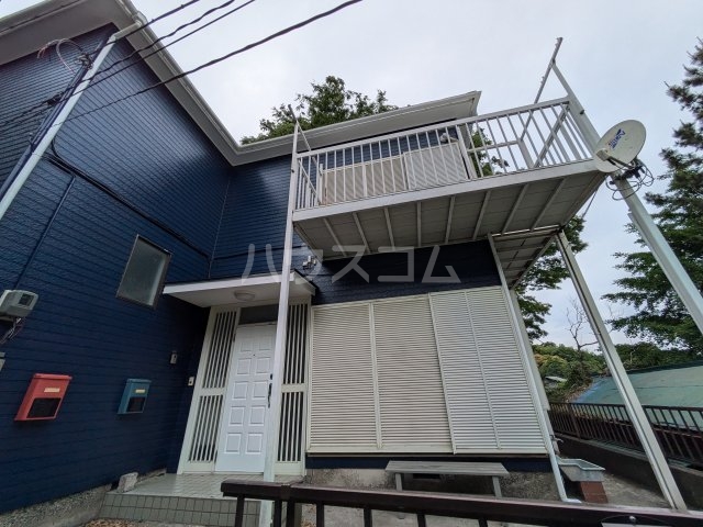 西逸見町テラスハウス８号室外観写真