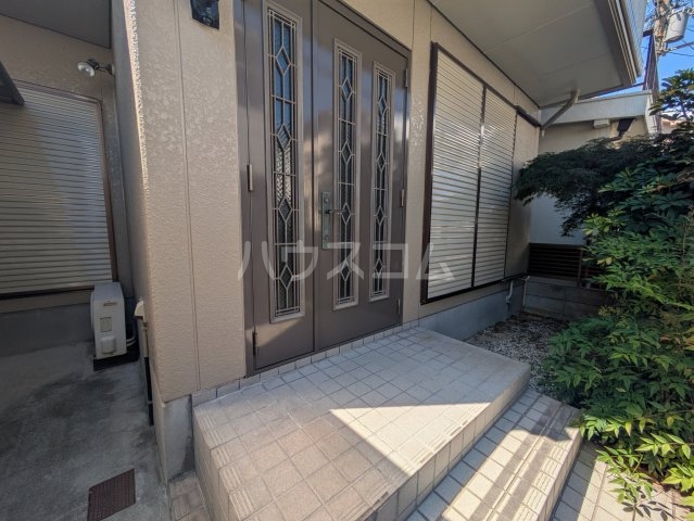 24/30 エントランス