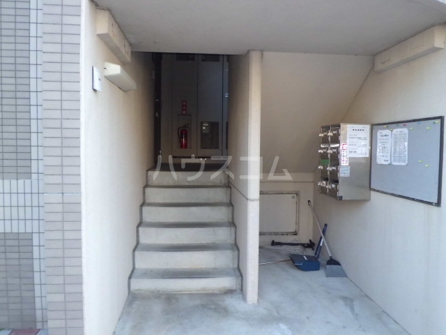 21/29 エントランス