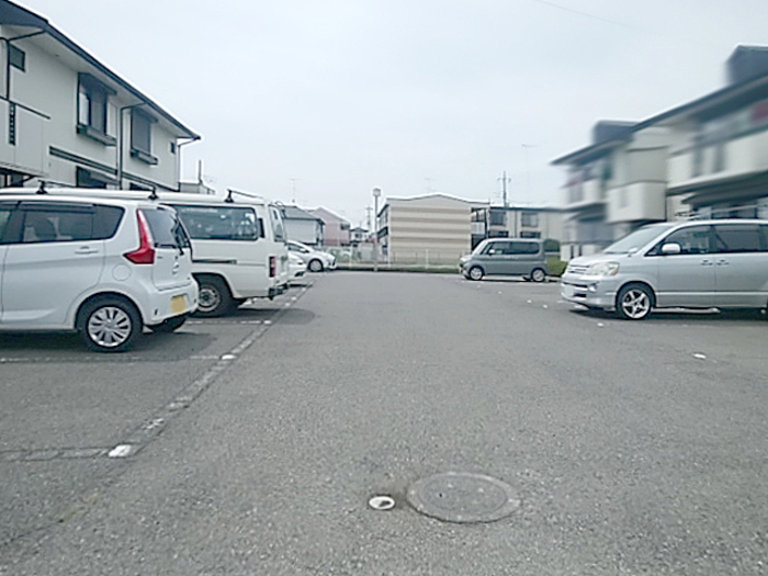 20/27 駐車場