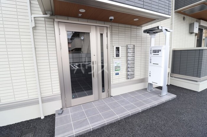 20/26 エントランス