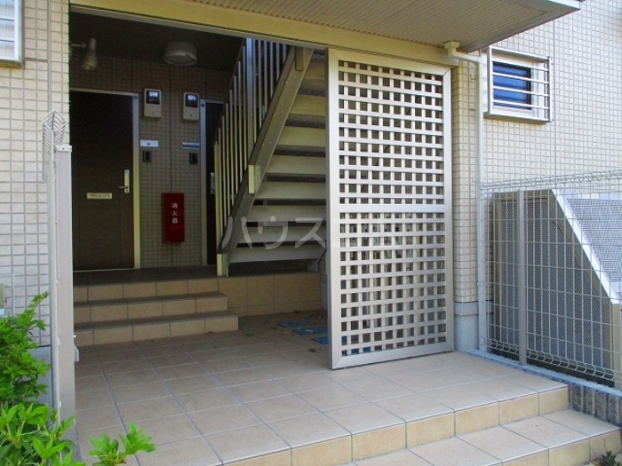 18/21 エントランス