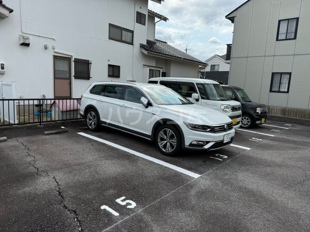 18/26 駐車場