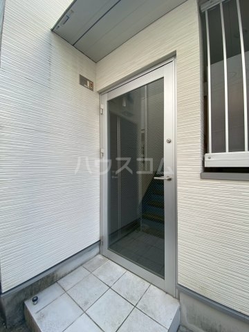 22/26 エントランス