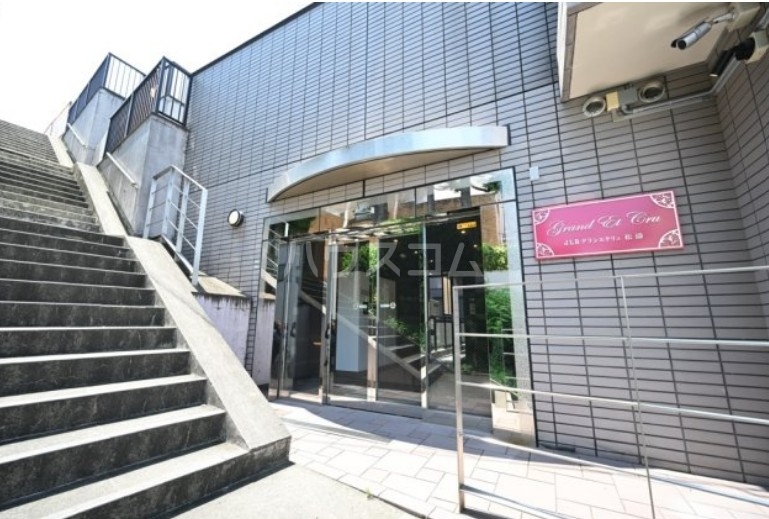 19/25 エントランス