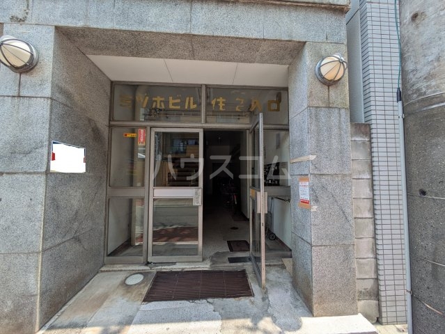 18/24 エントランス