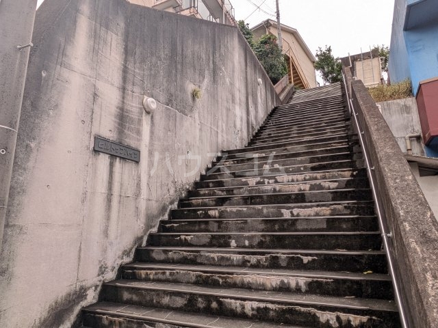 2/4 エントランス