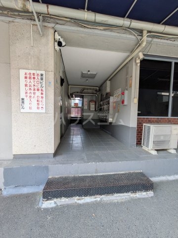 19/27 エントランス