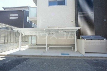 16/16 駐車場