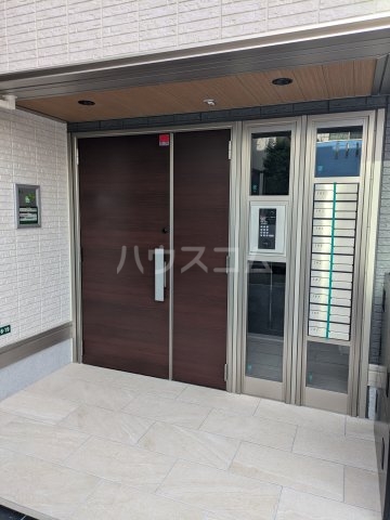 20/30 エントランス