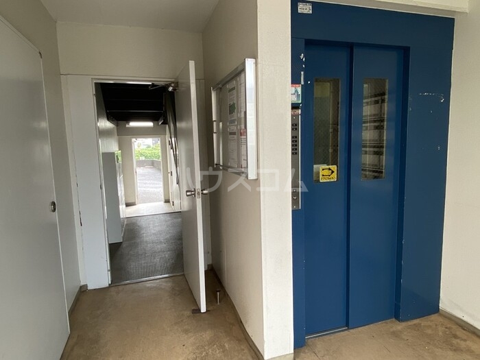 17/20 エントランス