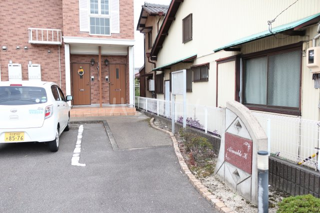 27/30 エントランス