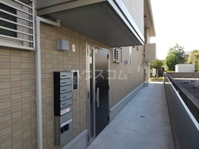 21/30 エントランス