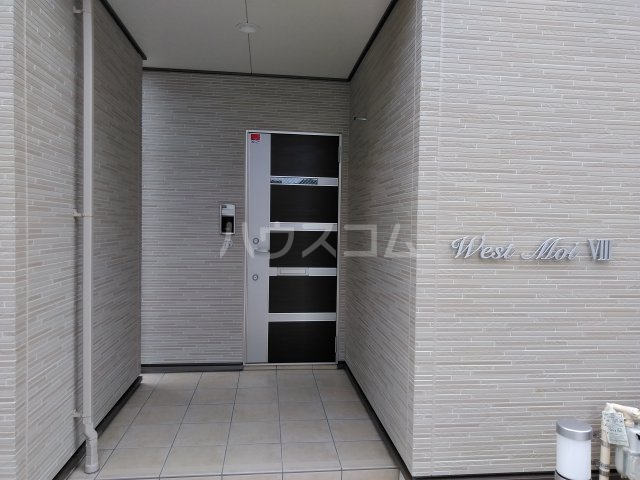 20/27 エントランス