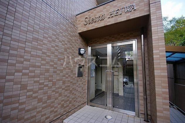 13/18 エントランス