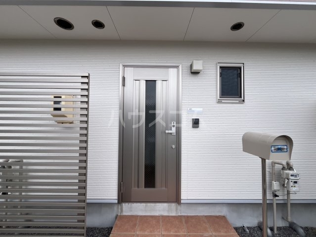 27/30 エントランス