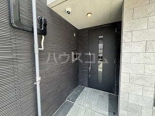 18/22 エントランス