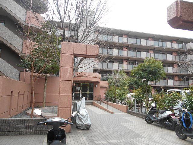 21/28 エントランス