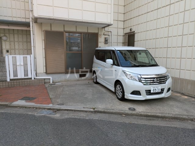 18/20 駐車場