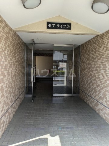 24/30 エントランス