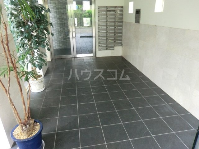 21/25 エントランス